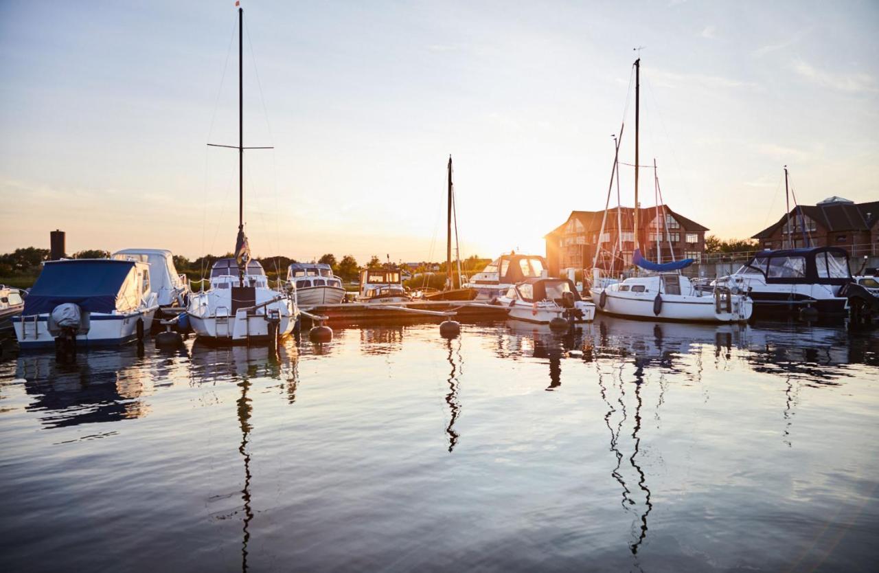 Bades Huk Marina Hotel Hohen Wieschendorf Экстерьер фото