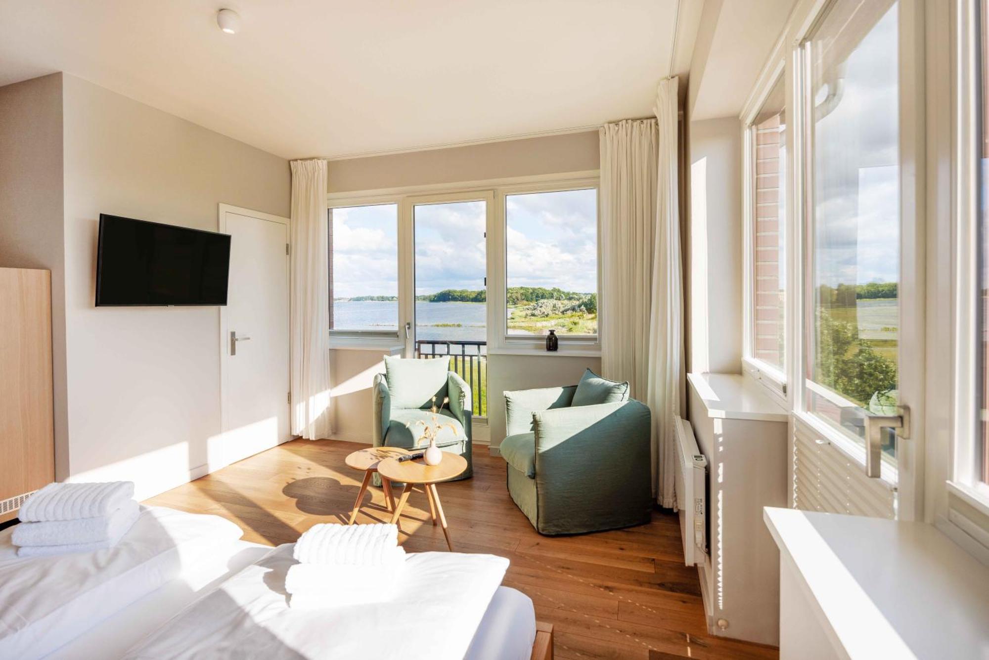 Bades Huk Marina Hotel Hohen Wieschendorf Экстерьер фото